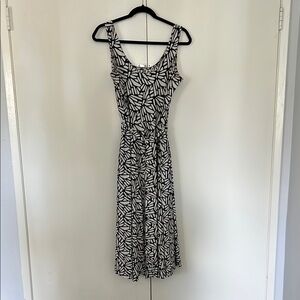 Banana Republic Factory Black and White Sleeveless Midi Sundress